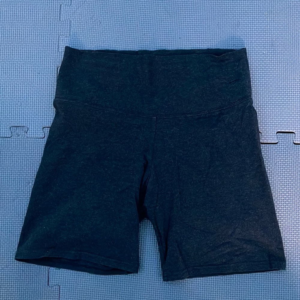 Aritzia TnA high waist bike shorts